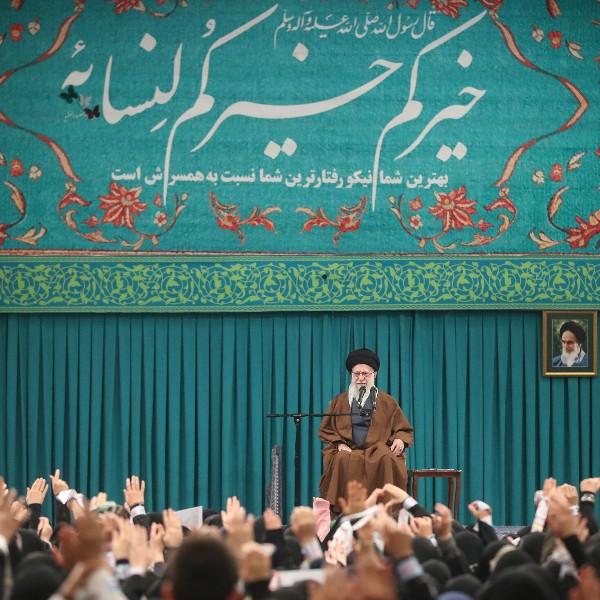 پیشرفته و نقش‌آفرین